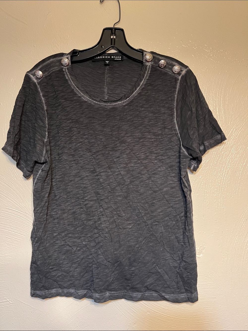 VERONICA BEARD black t shirt with button detail Medium